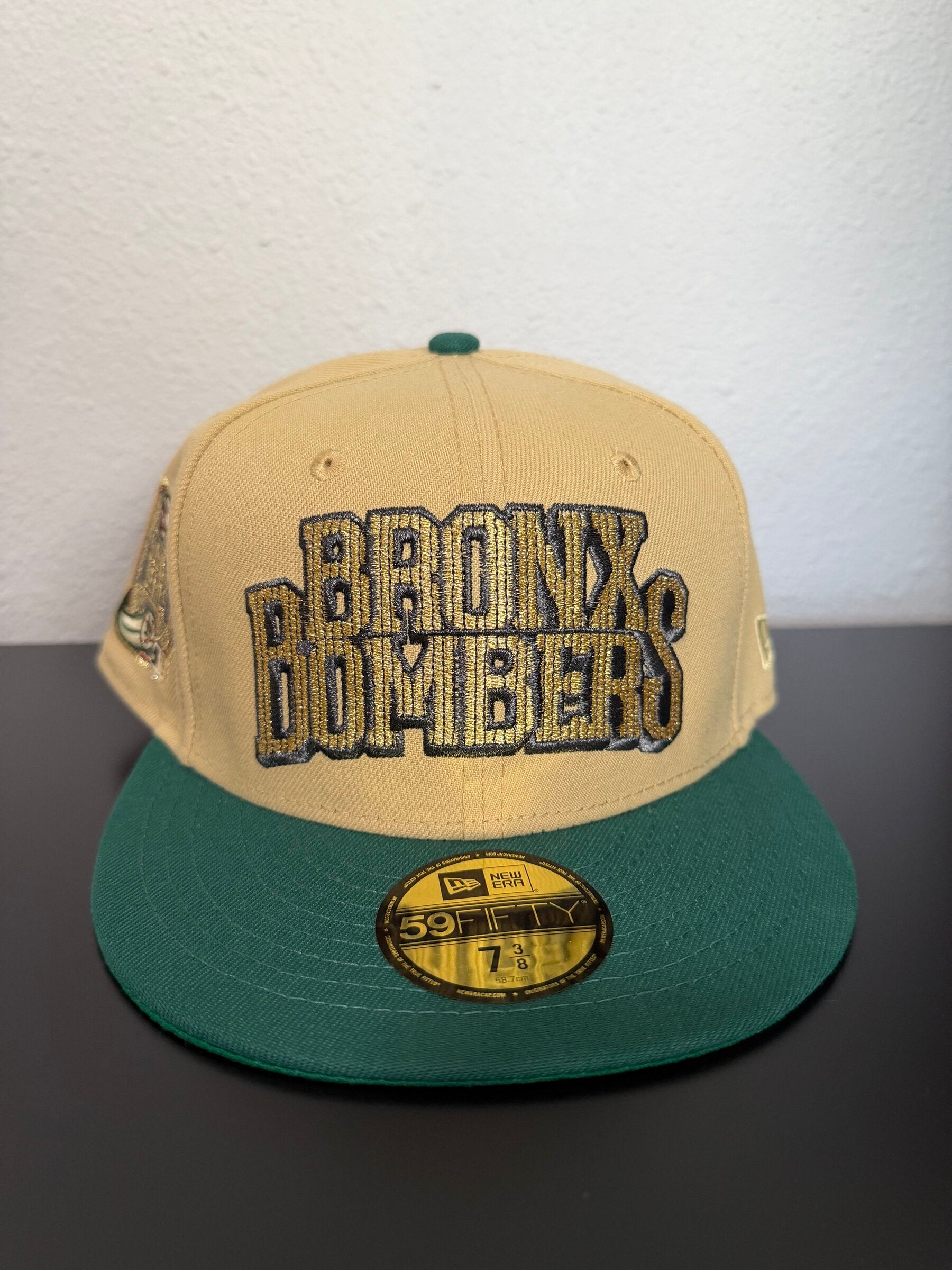 New York Yankees Bronx Bombers New Era 59FIFTY, Vegas Gold crown with dark green visor, front