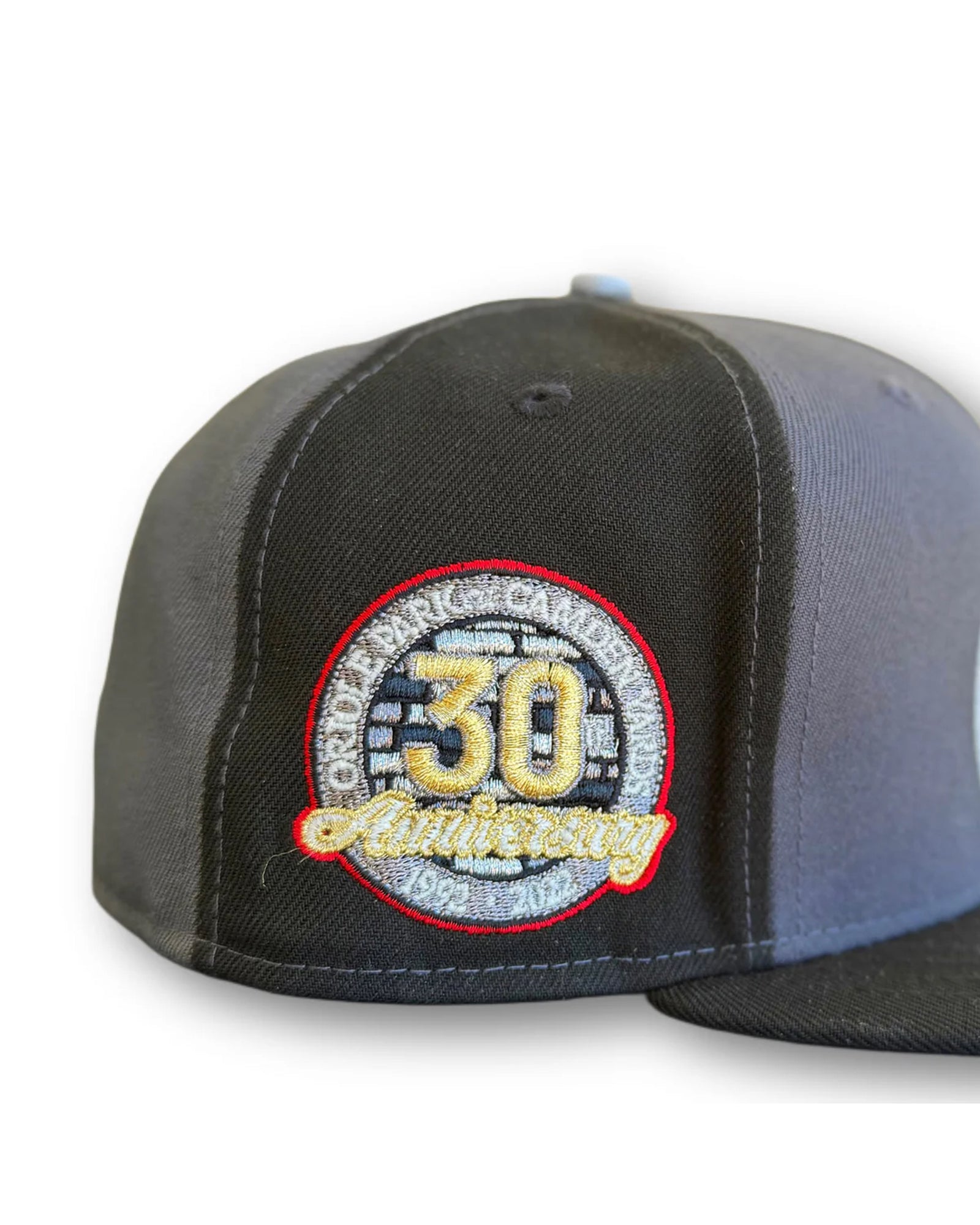Oriole Park at Camden Yards 30th Anniversary sidepatch close-up with red border, gold numerals, and brick background