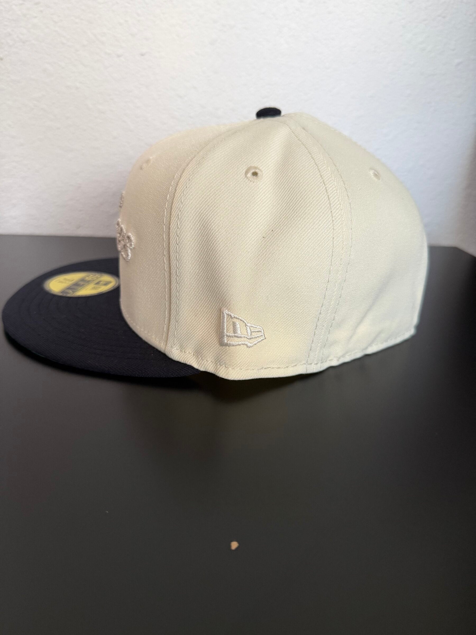 Left panel with tonal New Era flag